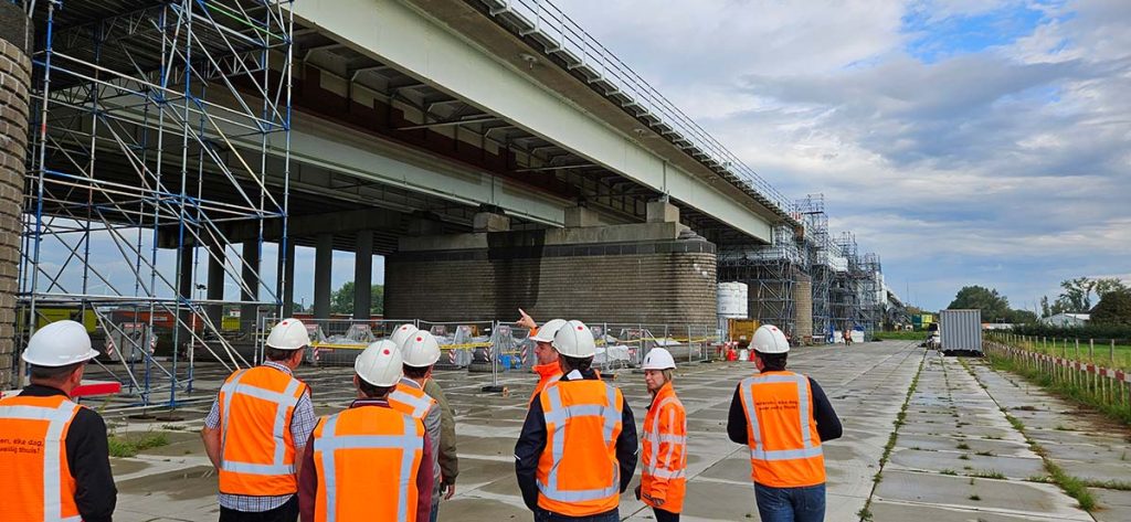 Werkbezoek A12 IJsselbruggen door Container Terminal Doesburg